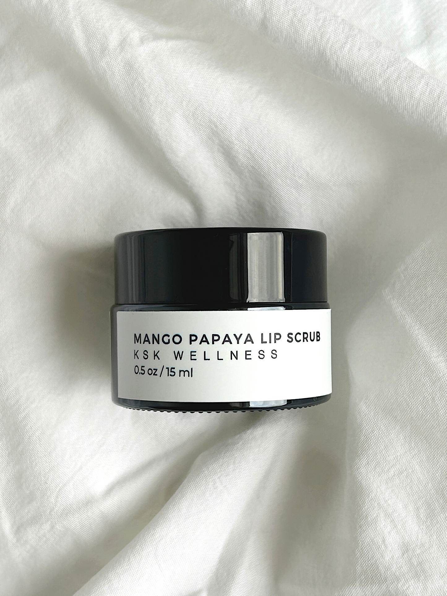 A weekly sugar lip scrub to gently exfoliate dead skin cells to reveal soft smooth lips. Dual power action with Papaya extracts is a natural enzymic exfoliator gently sloths away dull dry skin.